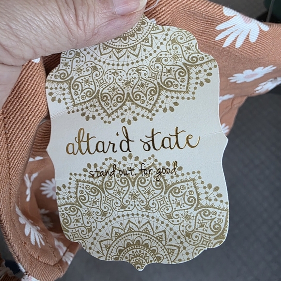 Altar'd State Brown/White Daisy Ruffle Sleeve Crop Top size Small - Picture 4 of 5